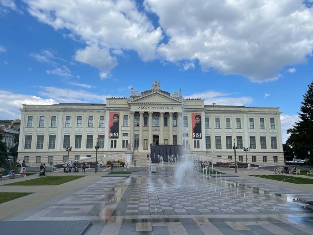 Cosy Inner City Getaway Bestern Сегед Экстерьер фото